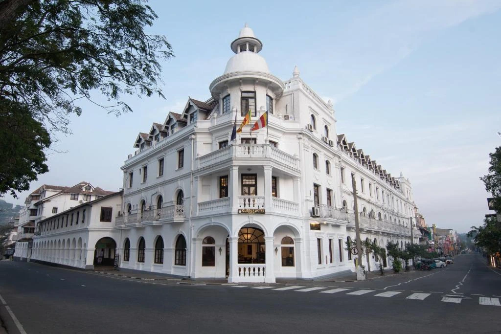 Queens Hotel